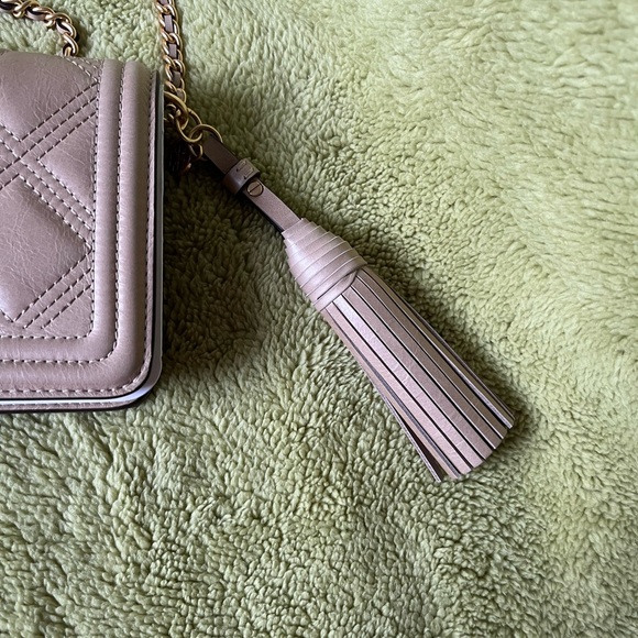 Tory Burch - Picture 3 of 9